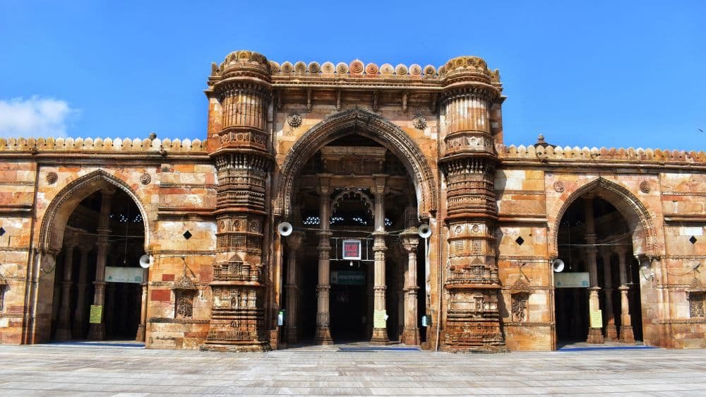 ahmedabad heritage walk ends at a famous masjid (mosque), jami masjid. built in 1424 in ahmedabad old city, it is believed to be the largest mosque built in india in the 15th century. (turuhi)